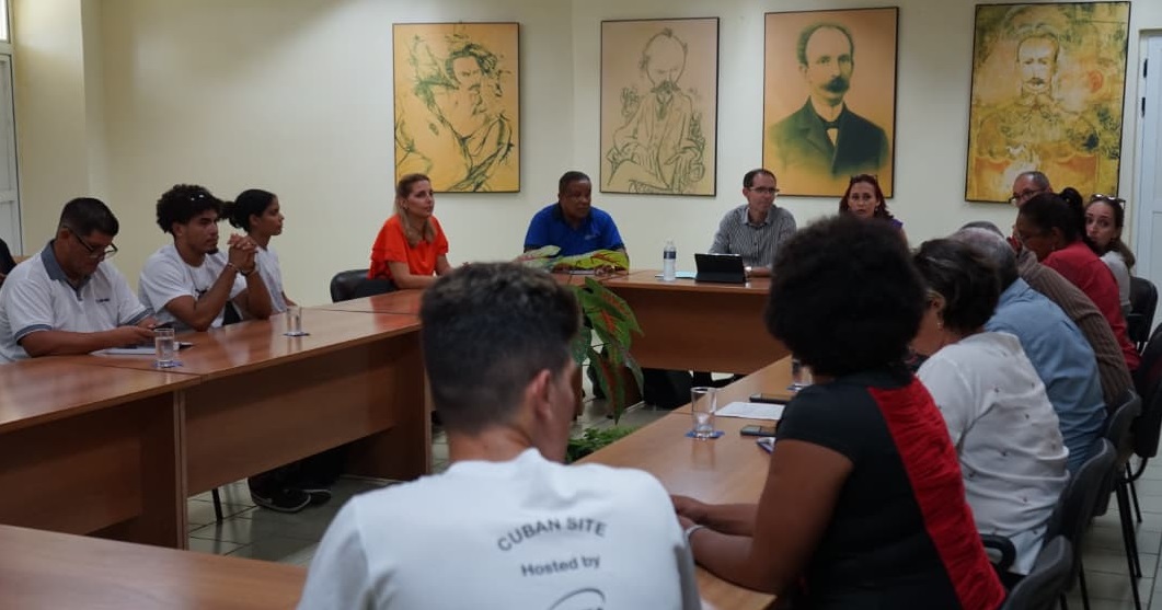 📌 Concluyen las visitas del Consejo Universitario con las facultades de Tecnologías Libres y la de Ciencias y Tecnologías Computacionales.

🧵 Te dejamos imágenes del momento: 👇

#SomosUCI #UniversidadCubana