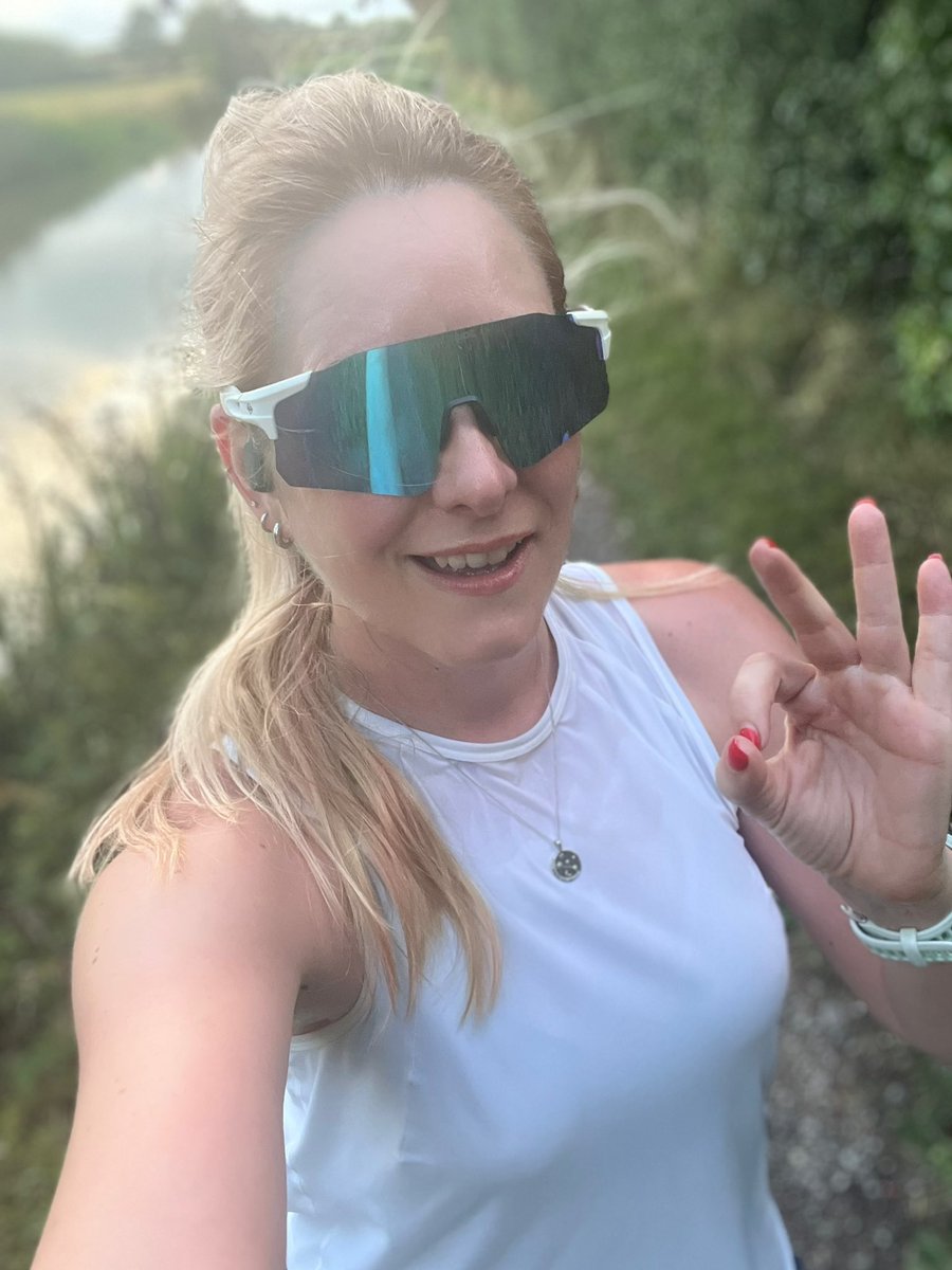 After small group PT yesterday and Fuel class today I wasn’t sure how my legs would then handle this run. A half easy-half tempo 7k and whilst my legs feel achey, I felt stronger than I thought 👌

#ukrunchat #runningmotivation