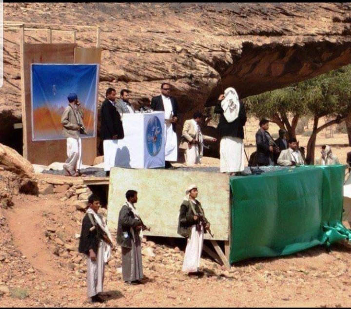 سبحان من مكنك وجعلك محبوبا بين الخلق  وانت بدأت ومعك ثلة بسيطة من المؤمنين .. كنت والعشرات معك محاصرون وها انت اليوم تحاصر الكيان الصهيوني .. هو الله سبحانه.