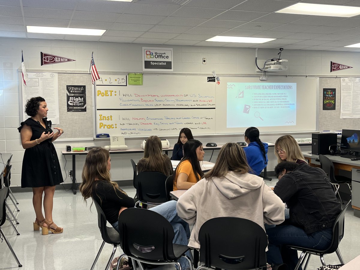 PearlandISD's tweet image. Real-world experience in action! 👩‍🏫
Our Education &amp;amp; Training students practiced substitute training today, getting hands-on prep for their future careers.

#PearlandProud #CTE #FutureEducators #GrowYourOwn #BuildPearlandProud