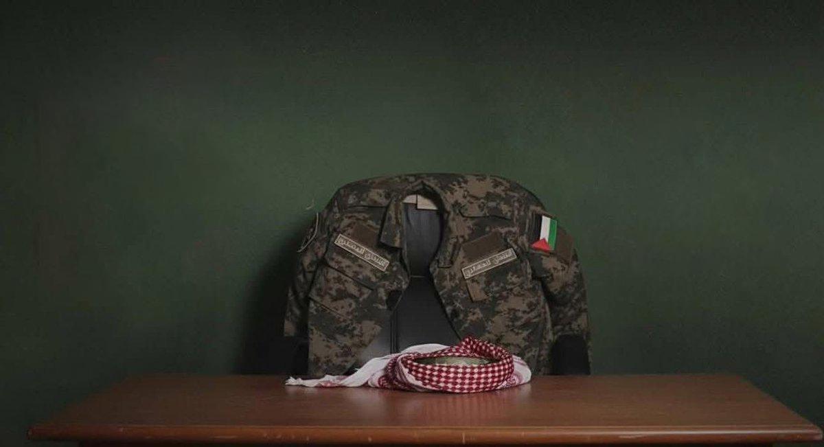 Sen beni tanımasanda hep gönlümde abim gibiydin. Şerefinle yaşadın şerefinle şehid oldun. Geldin tüm kirli yüzleri ortaya serip adamlık nasıl olur dünyaya öğrettin. Ve sonra gittin...
Sen gittikten sonra dünyanın pek bir şerefi de kalmadı zaten... Hakkın helal et bize abi he mi?