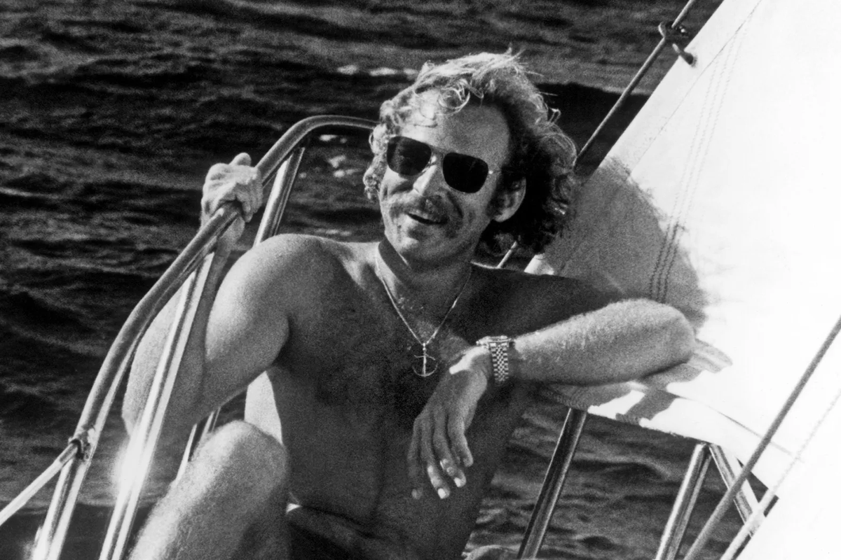 bradluttrell's tweet image. Jimmy Buffett died 2 years ago.
A lot of folks knew him as the "Margaritaville" or "Cheeseburger in Paradise" guy.
He was so much more.
He's one of my favorite songwriters—and entrepreneurs.
He built an empire. Here's how: