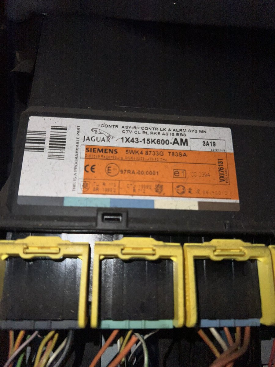 BrianMidlands's tweet photo. Jag x type 2003 indicator problem fault found broken wires on control module https://t.co/ggjprjPvMu