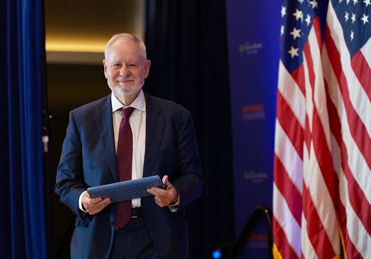 NatConTalk's tweet image. We can only save our country by going back to old-time religion: to Christianity—the founding of the U.S. And we should follow that with all our hearts and all our might. If we die doing that, we would have died for a good cause.
-@Hillsdale president @DrLarryArnn at NatCon 5
