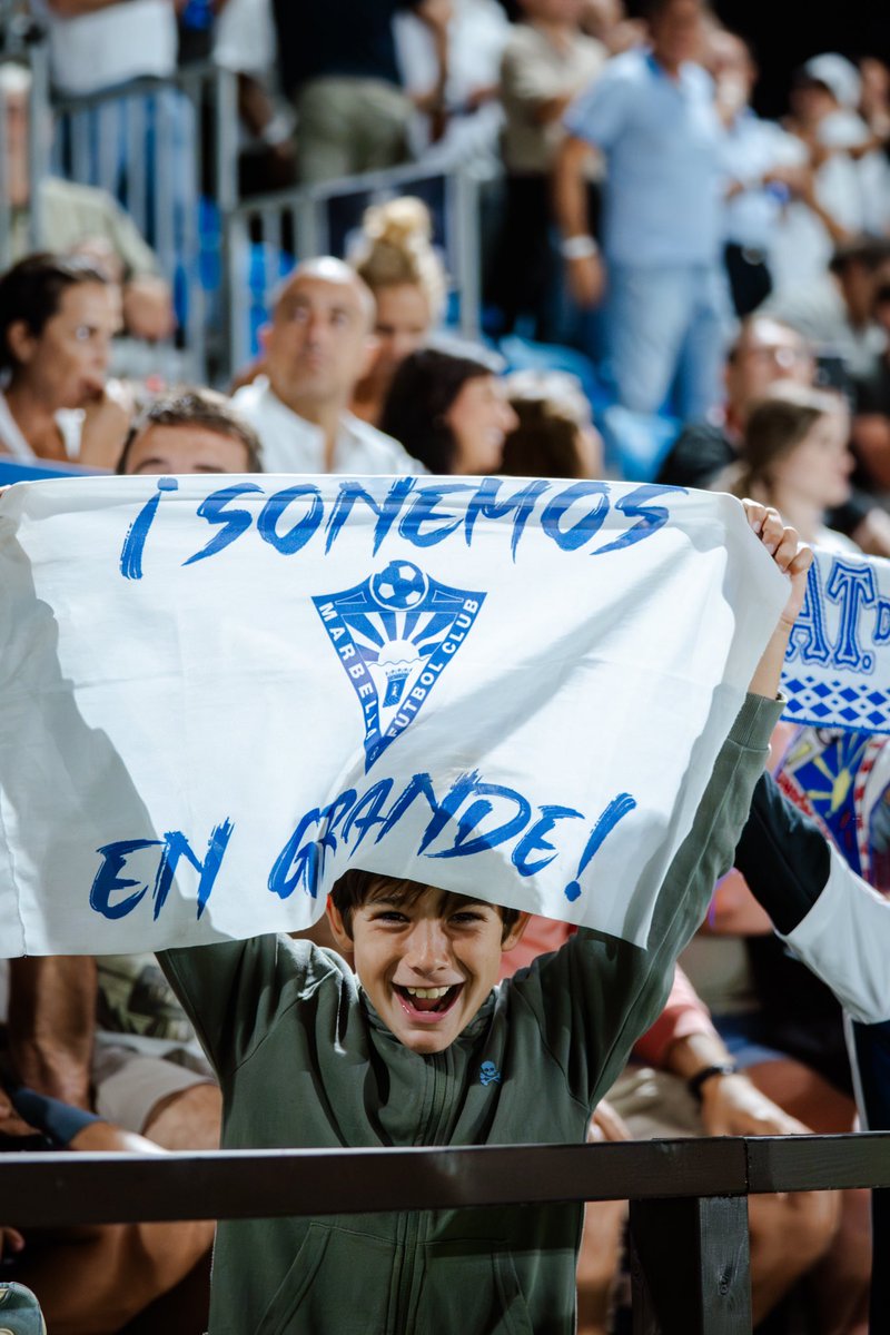 Gran noche delante de nuestra gente. Victoria sufrida y trabajada. 

<a href="/marbella_fc/">Marbella FC</a> 🤍💙