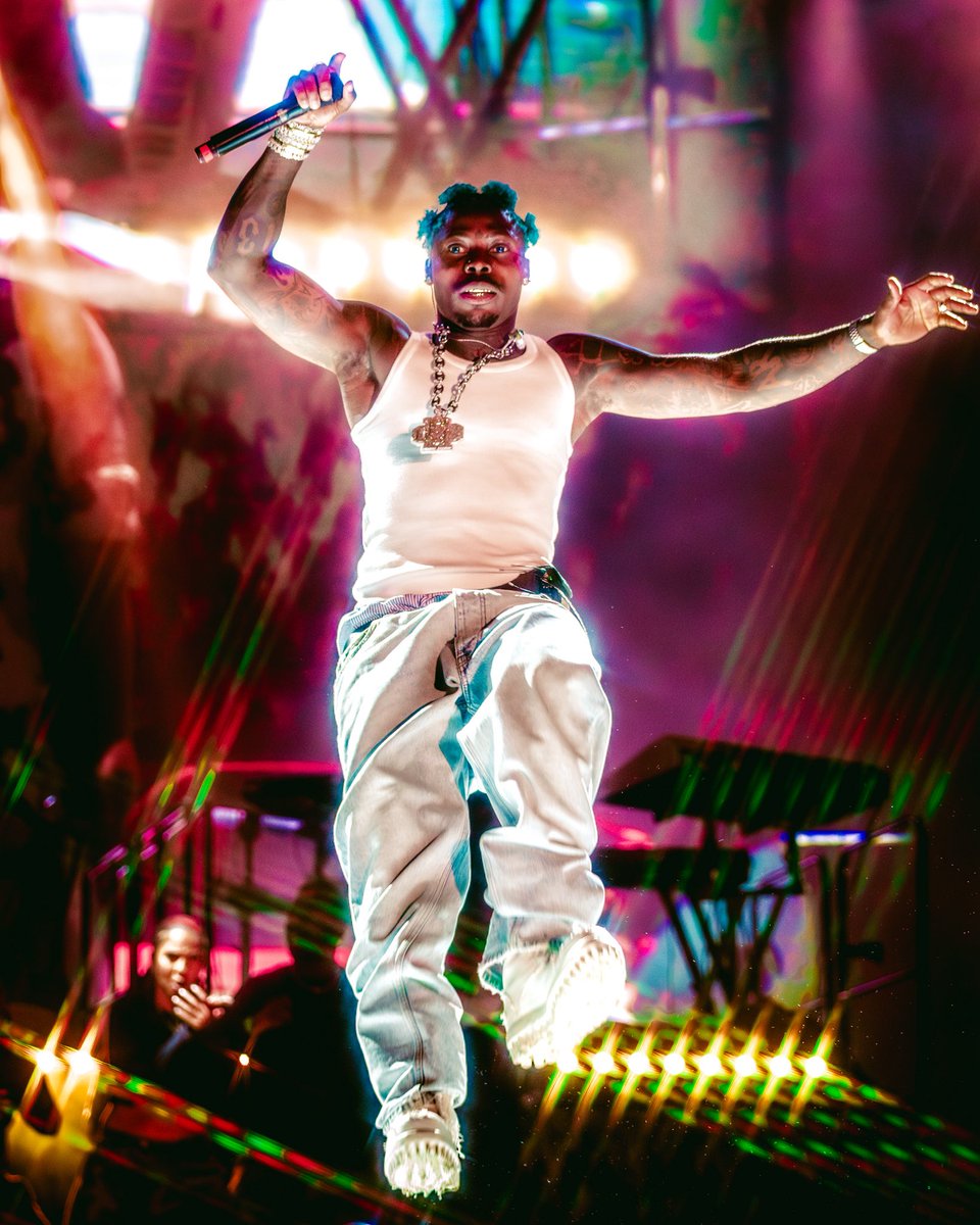 JadaImaniM's tweet image. Asake photographed by me for Afro Plus Fest ✨