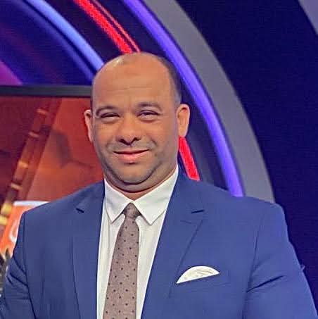 اختيار الكابتن #وليد_صلاح_الدين 
لمنصب مدير الكرة اختيار أكثر من رائع، موهوب مهذب ذكي محلل رائع
ومحبوب، وعنده كل مؤهلات النجاح. 
#وليد_صلاح
#الاهلي