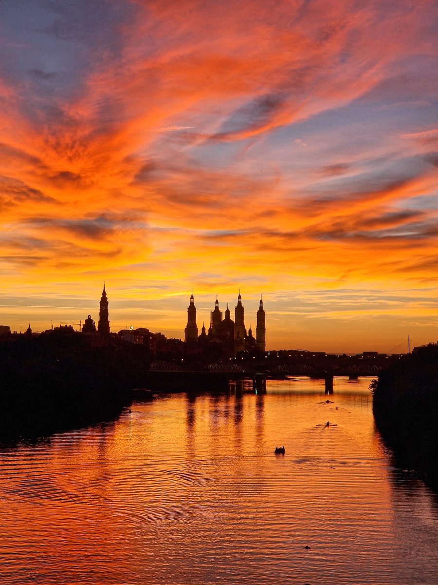 Rt al mejor atardecer de España en Zaragoza 🔥❤️