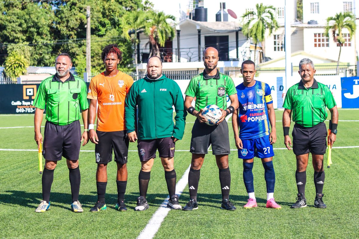CibaoFC's tweet photo. #LDFExpansion | Onceno titular del partido 🙌🏻🔥 #AtlanticoFC 🆚 #CibaoFC ¡EMPIEZA EL PARTIDO! ⚽️🧡 https://t.co/fok4YjsFKl