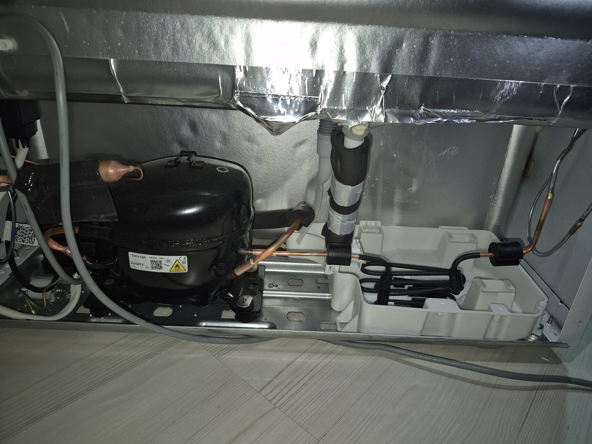 Sn <a href="/ArcelikDestek/">Arcelik Destek</a> beyaz kabın orası neden bu şekilde tasarlandı? Dolaba biraz süt dökülmüş artanı da bu beyaz kaba geldi. Temizlemek için uğraştım durdum. Normalde o beyaz kabın çok basit bir şekilde çıkarılır olması gerekmiyor mu?