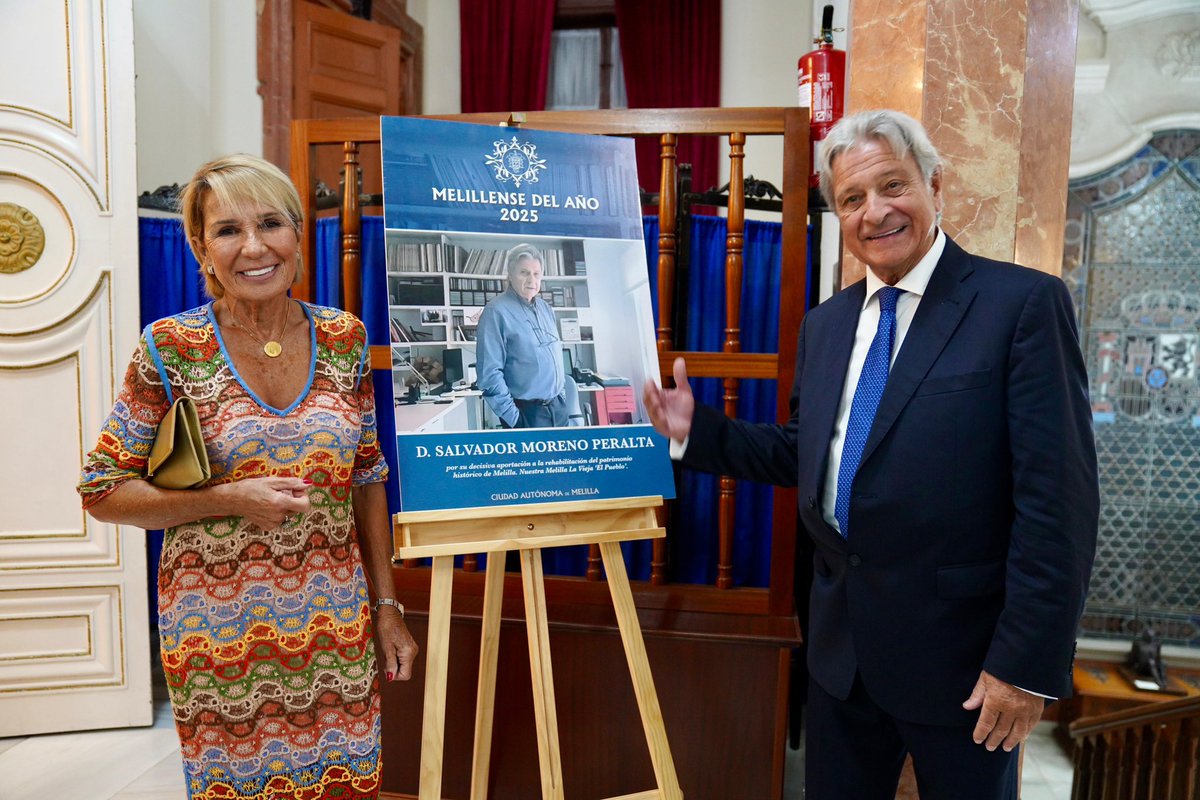 ondaceromelilla's tweet photo. Se inicia la cena de gala con motivo de la elección del ‘Melillenses del año’ , que este año ha deparado en el arquitecto Salvador Moreno Peralta, corredactor del PERI de Melilla La Vieja. https://t.co/bNzM1FgOjV