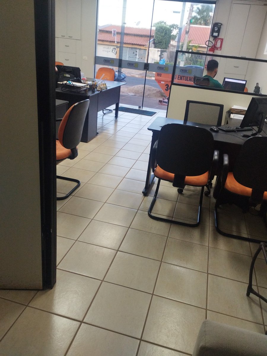 FRademaker's tweet image. Aqui no escritório da corretora acompanhando esse amasso do primeiro jogo em cima das LOS, CLT tem que acompanhar do trampo.
@ilhadaslendas #circuitodesafiante #circuitão