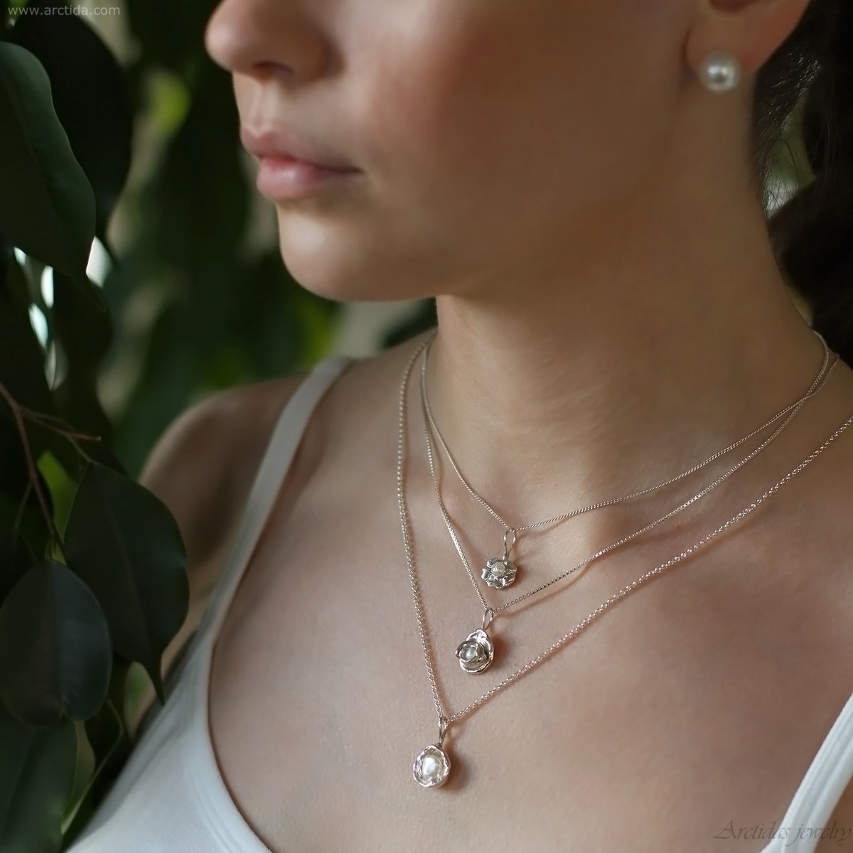 Arctida's tweet image. Handmade water cast silver flower necklace with genuine Pearl -  arctida.blogspot.com/2025/09/handma…

@_TeamBlogger @bloggernation @Etsy #BBlogRT #bloggersnation #etsy #fusedglass #handmade #handmadeglass #Handcrafted #watercasting #handmadejewelry #meltedsilver #moltensilver #pearlnecklace