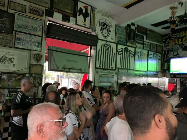 jornalhojeemdia's tweet photo. Recanto da torcida atleticana, Bar do Salomão fará festa de despedida do endereço na rua do Ouro
https://t.co/vHTnBQXBxx
📷 Alecsander Heinrick/Hoje em Dia/Arquivo
#entretenimento #bh #bairroserra #bardosalomão #festadedespedida #recanto #torcidaatleticana #eventogratuito https://t.co/AkRkAJfURW