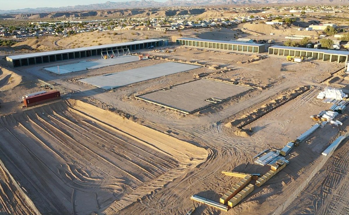 ForgeBuildingC1's tweet image. Forging ahead in Mojave, AZ, on this 116,665 sf self-storage facility, featuring 333 units across 11 buildings. 

What is the optimal unit mix and type of self-storage for your next project? Talk to the steel building experts at Forge to get started.

#forgeahead