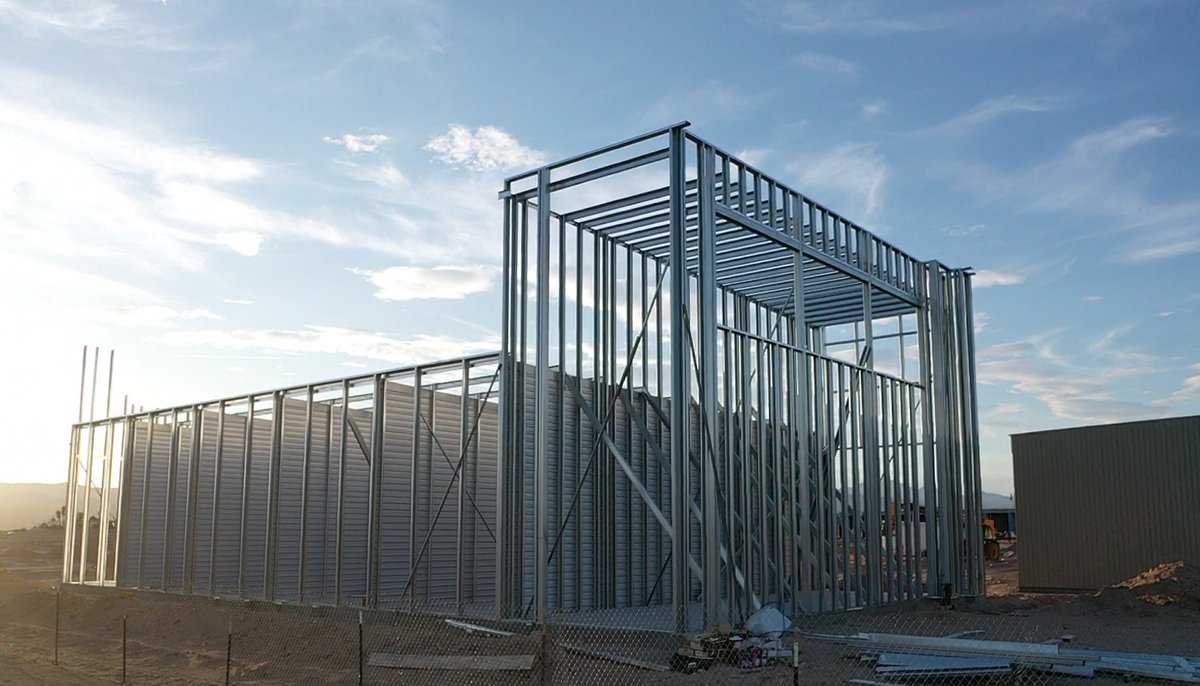 ForgeBuildingC1's tweet image. Forging ahead in Mojave, AZ, on this 116,665 sf self-storage facility, featuring 333 units across 11 buildings. 

What is the optimal unit mix and type of self-storage for your next project? Talk to the steel building experts at Forge to get started.

#forgeahead
