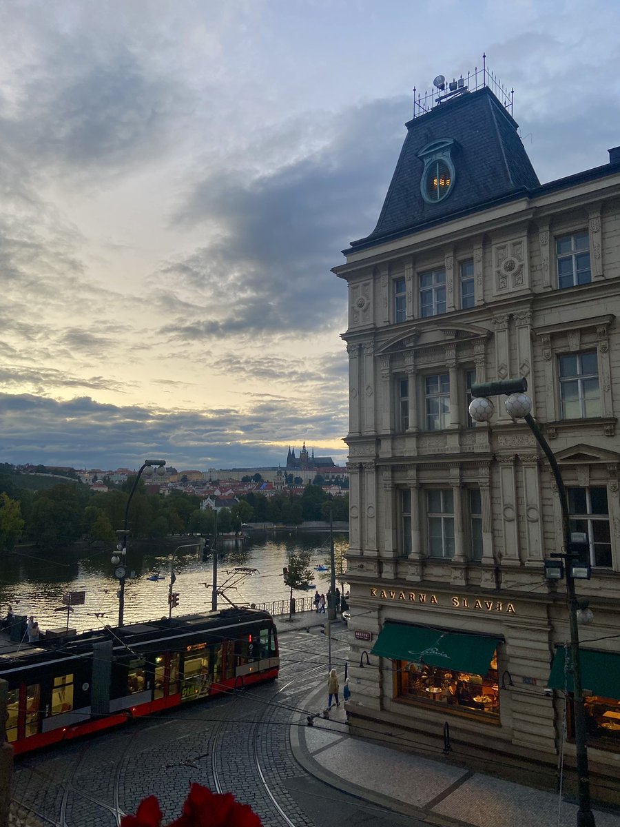 PetrSamec's tweet image. Příští týden se stěhuju za studiem do zahraničí a těžko bych hledal lepší způsob, jak se rozloučit s Prahou. 😍