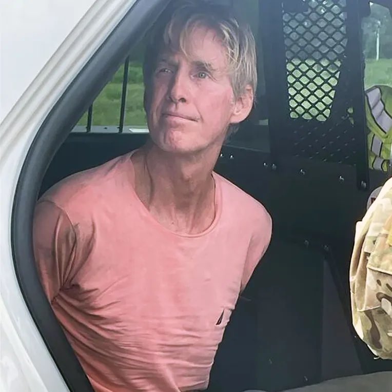bennyjohnson's tweet photo. 🚨BREAKING: Attempted Trump assassin Ryan Wesley Routh has submitted a motion calling for a “beatdown session” with President Trump and challenges him to a round of golf:
“A round of golf with the racist pig, he wins he can execute me, I win I get his job.”
“I think a beatdown session would be more fun and entertaining for everyone; give me shackles and cuffs and let the old fat man give it his worst.”
