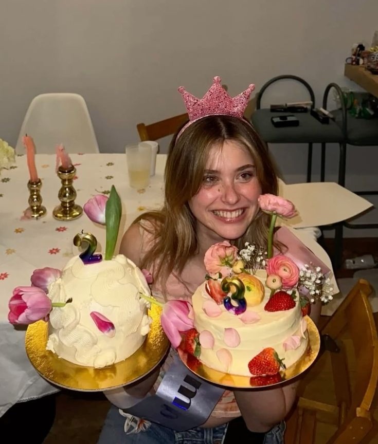 Doğmuşuz..💗🎂