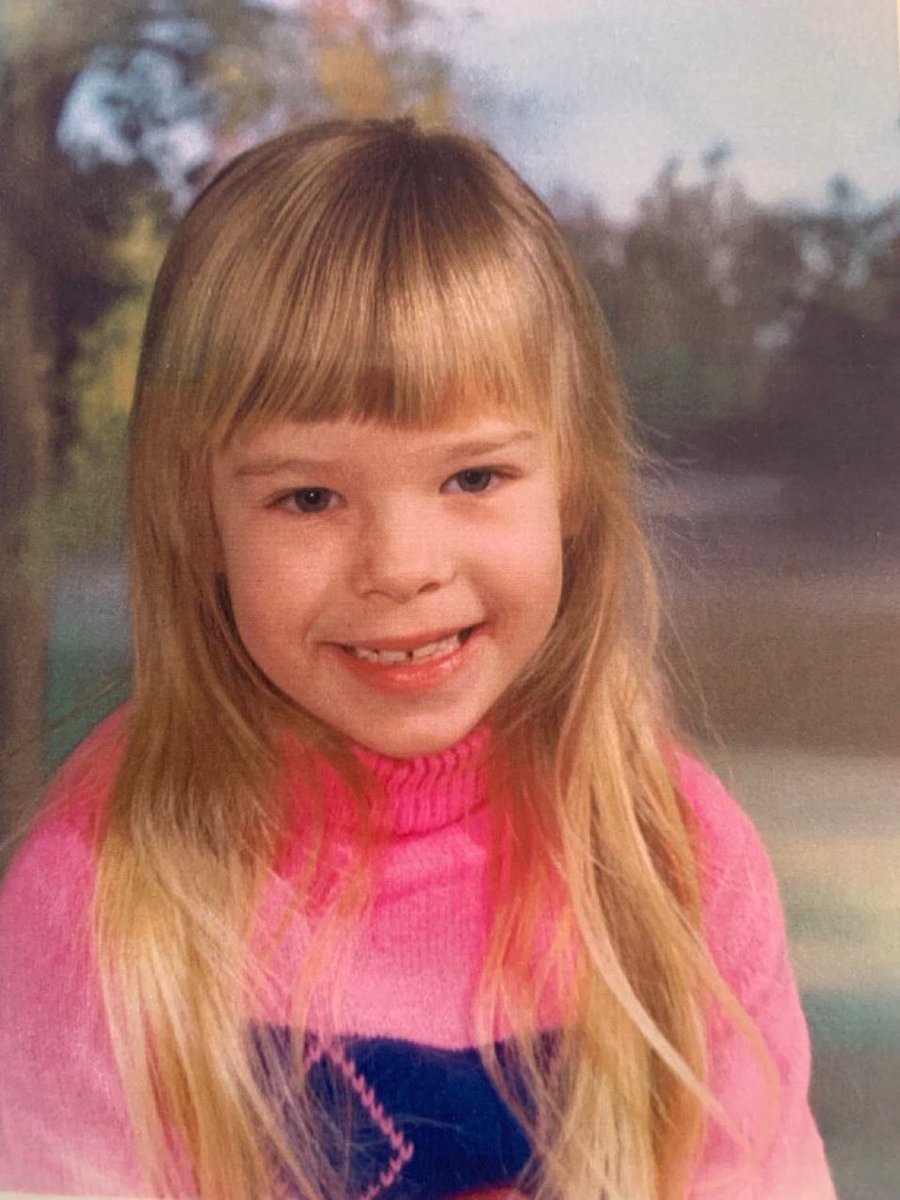 denisebatters's tweet image. #BackToSchool Flashback: my Grade 1 photo.

Have a great school year everyone: students, teachers and parents!

(And yes, I had slightly crooked bangs in this photo… 🙂) 

#SenCA #skpoli #cdnpoli