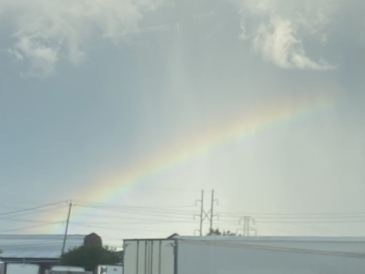 achirpybee's tweet photo. Storm is coming. https://t.co/jYN0bvDJ3A