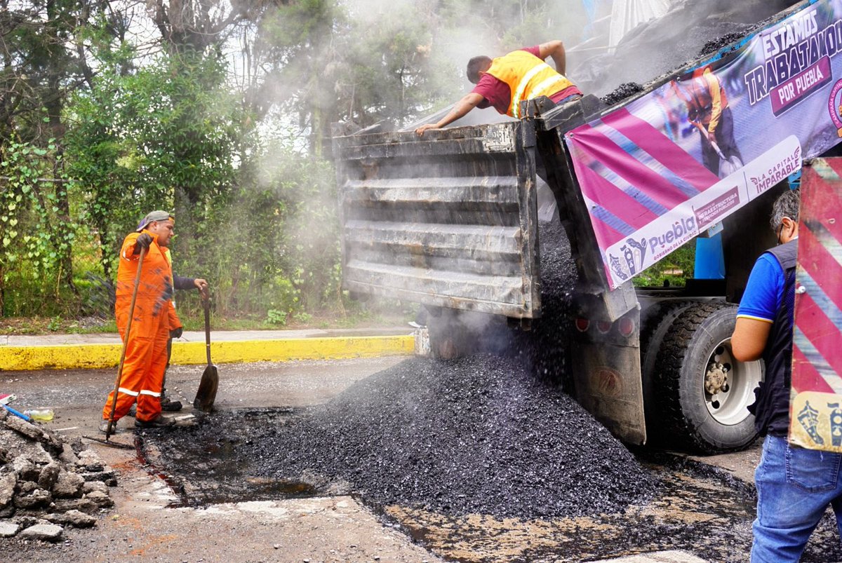 Zaira González (@zairaglez6) on Twitter photo Hoy acompañé al Presidente <a href="/pepechedrauimx/">Pepe Chedraui 🇲🇽</a> y al secretario de <a href="/InfraPue/">Secretaría de Movilidad e Infraestructura</a> , <a href="/DavidAysa/">David Aysa</a> , en la supervisión del inicio de 25 cuadrillas de bacheo en caliente 🚜.
💜La infraestructura también es igualdad: cuando las calles están en buen estado, las mujeres podemos movernos con Hoy acompañé al Presidente <a href="/pepechedrauimx/">Pepe Chedraui 🇲🇽</a> y al secretario de <a href="/InfraPue/">Secretaría de Movilidad e Infraestructura</a> , <a href="/DavidAysa/">David Aysa</a> , en la supervisión del inicio de 25 cuadrillas de bacheo en caliente 🚜.
💜La infraestructura también es igualdad: cuando las calles están en buen estado, las mujeres podemos movernos con