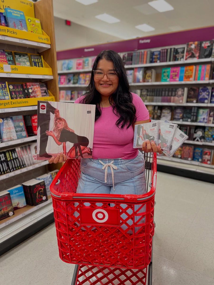 TeamSabrina's tweet image. our fav little tradition 🐾 head to ur local @Target to get ur own cds/vinyl to help count toward first week sales.