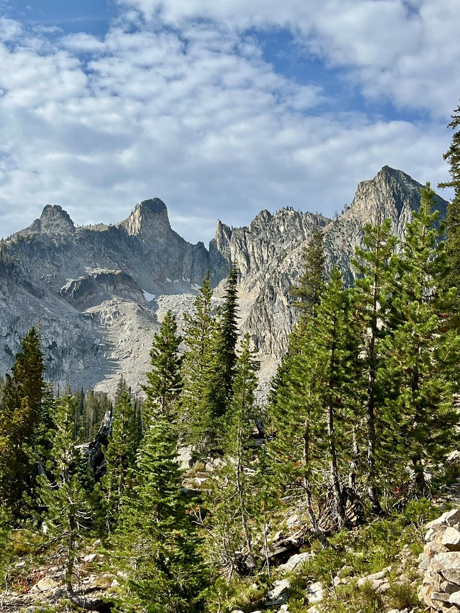 V_irvin_V's tweet image. Man do I get to see some beautiful places.