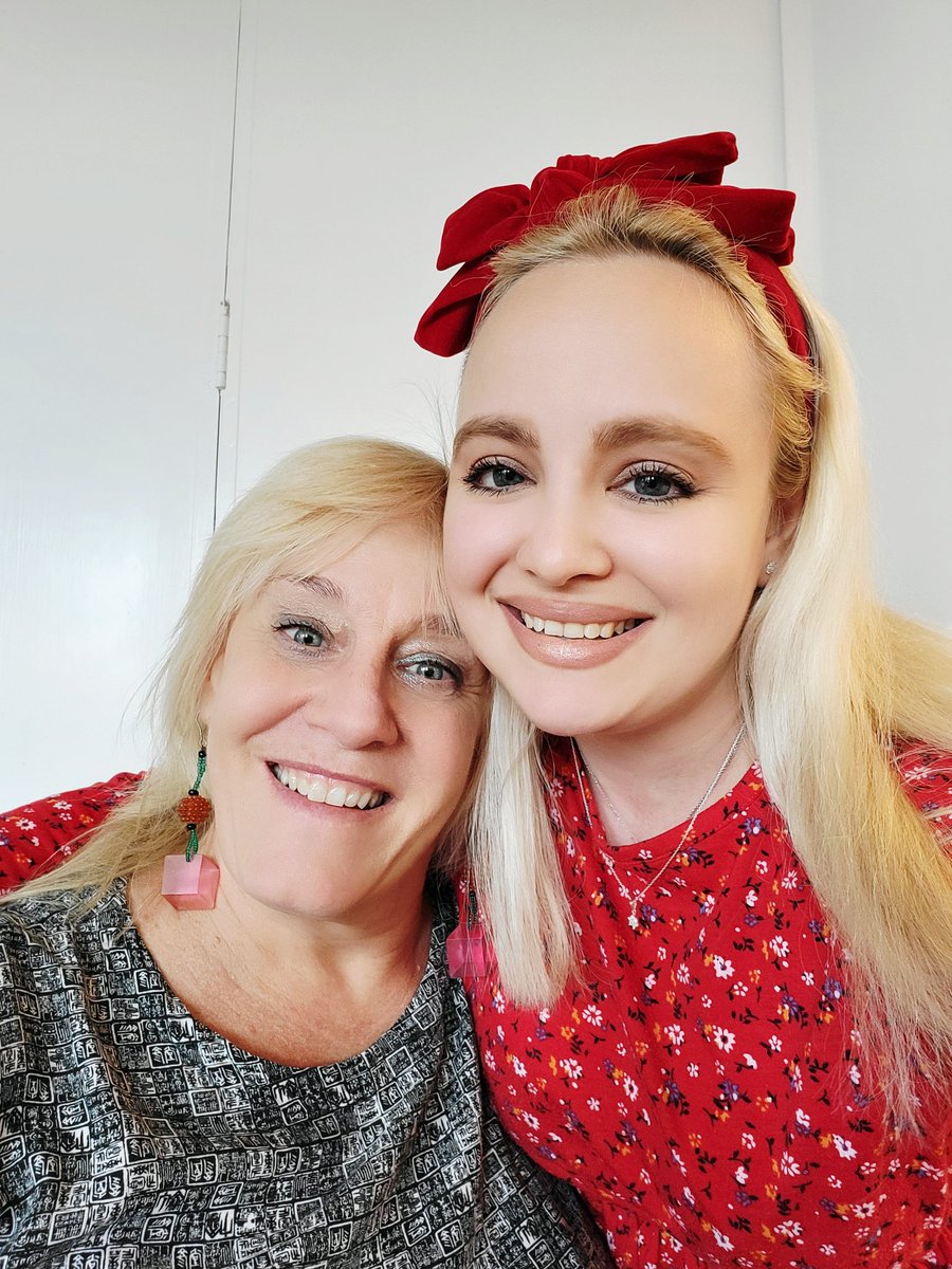 i_zhglv's tweet image. 🌟 What an honor it was to work with the incredible Jeanne-Michèle Charbonnet! 🌟
Thank you so much, Jeanne-Michèle! 💛🙏
#Gratitude #OperaLife #JeanneMichèleCharbonnet #SopranoInspiration #MasterTeacher #VocalJourney