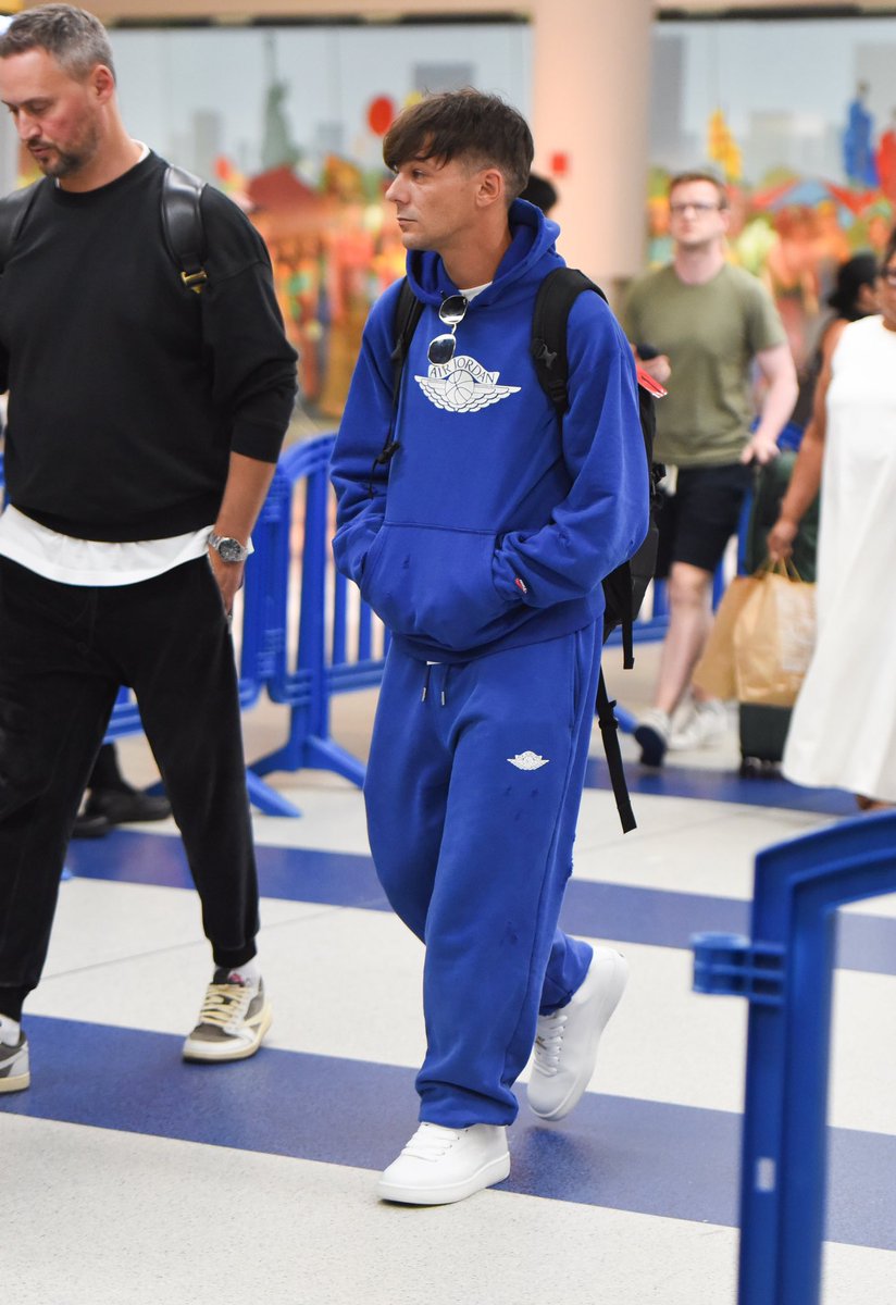 📸 | Louis en el aeropuerto de NY