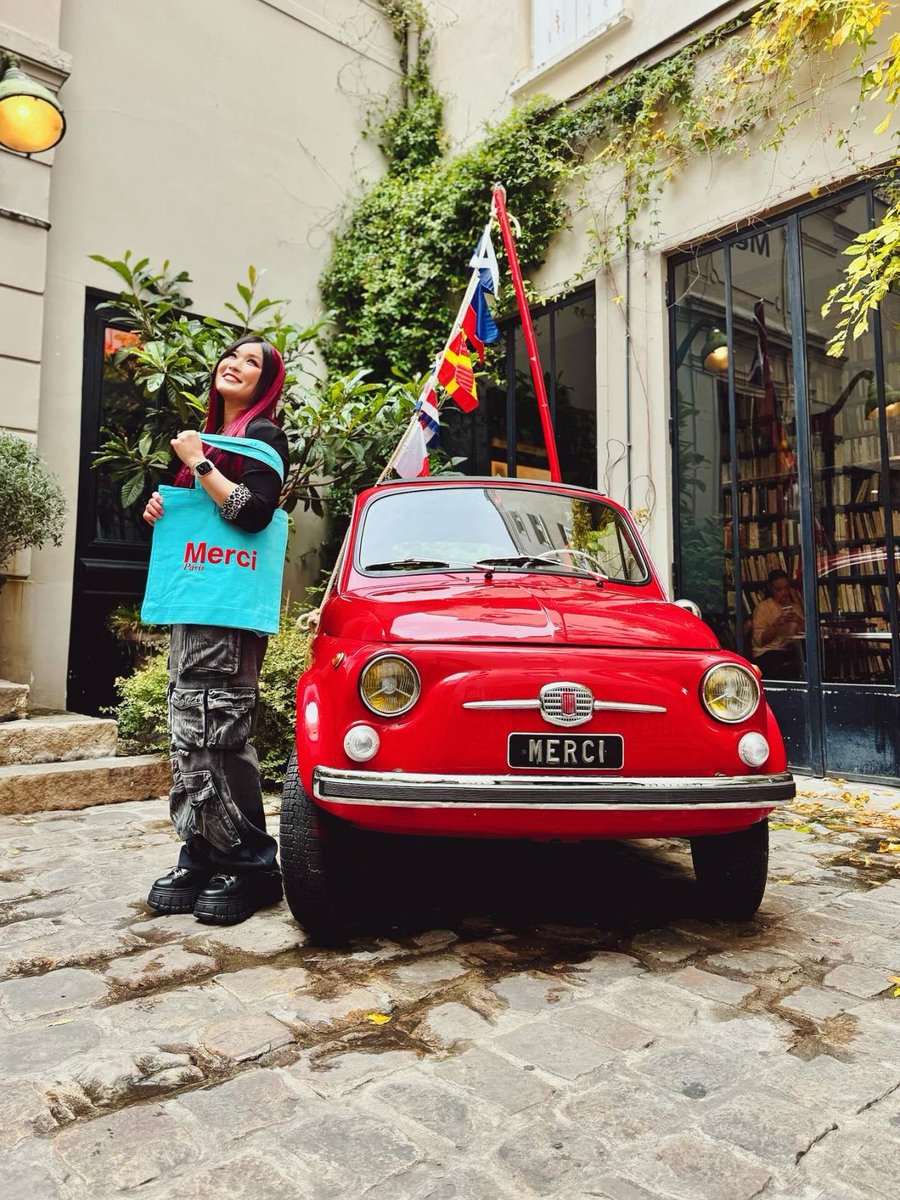 SheNeedsNoOne's tweet image. This car is cute.

Can I have it?