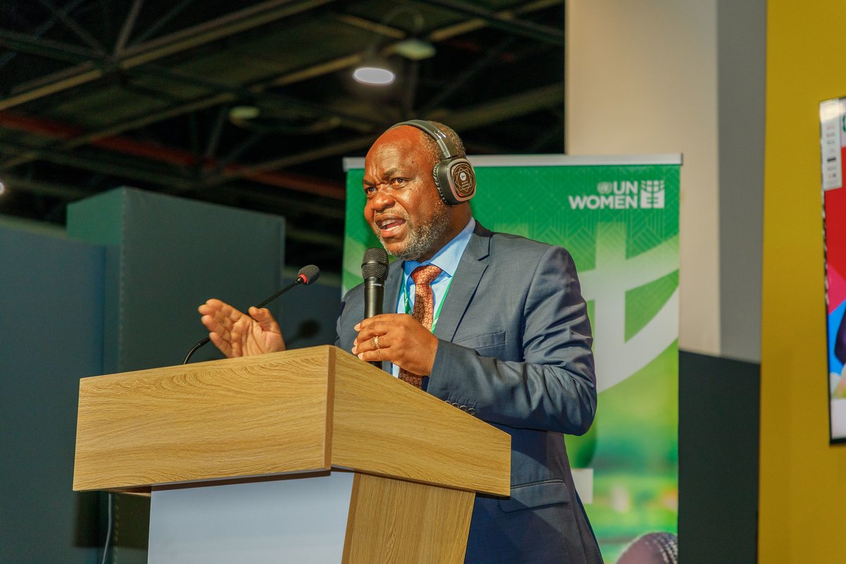unwomenafrica's tweet photo. With #AFSForum2025 in full swing in #Dakar, Regional Director @MHouinato stressed the central role of women &amp; youth in Africa’s food security and resilience.” His remarks -> https://t.co/0eLPV3WyDw  #OurFutureOurFood #ForAllWomenAndGirls https://t.co/GssQ2BLbIi