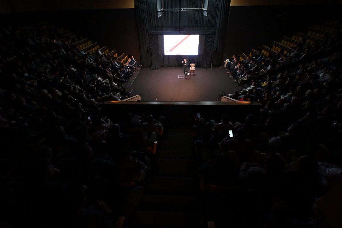 San Luis celebró el día de la industria, "un sector público tan grande como sea necesario y uno privado tan grande como sea posible" sostuvo el gobernador <a href="/claudiojpoggi/">Claudio Javier Poggi</a>, luego de las excelentes disertaciones de <a href="/Santiagobulat/">Santiago Bulat</a> y <a href="/lacha/">lacha</a>
