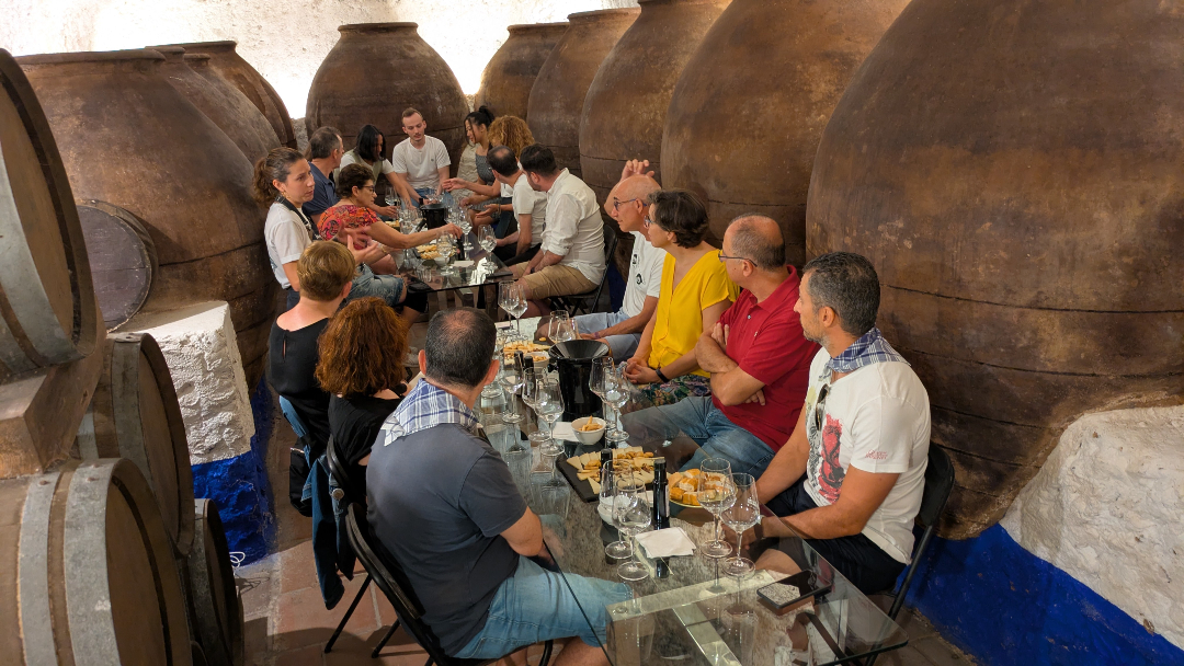 11 Ánforas celebra con aforo completo sus catas en las Fiestas de la Vendimia y el Vino de Valdepeñas
valderec.es/11-anforas-cel…