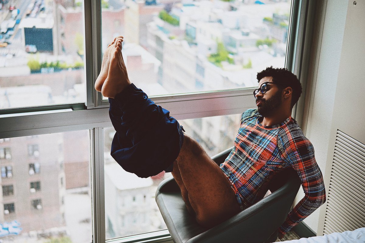 Das praias às luzes da cidade—o verão acaba, mas @Desnudowear SS25 continua. <a href="/Poison_Boy__/">ℙ𝕆𝕀𝕊𝕆ℕ 𝔹𝕆𝕐 🍏 390K</a> por @oh_dii. Veja mais em desnudoshop.com