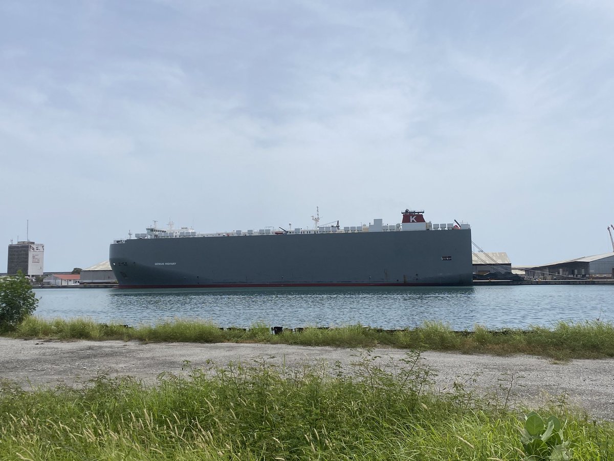 nailadl's tweet photo. @YobaniQuintero Buque en Puerto Cabello. https://t.co/FQsmbxam8V