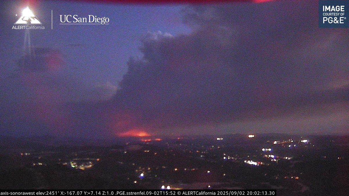 InfernoWatch24's tweet photo. UPDATE (#62Fire): the fire is glowing from Sonora Peak cam West. https://t.co/MjvF1Cw0rx