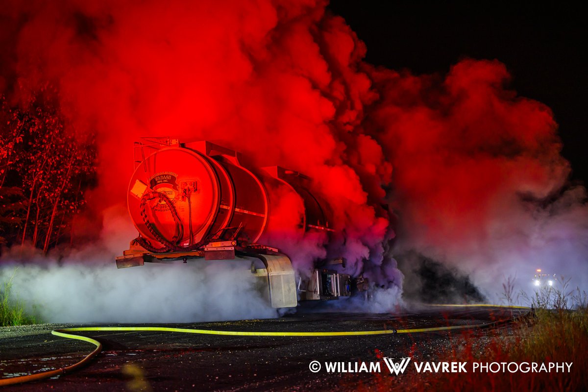 Semi Fire - KM 7-55 Weyerhaeuser North Road - Grovedale, AB - 11:46 PM Monday Night #gpab #grovedale