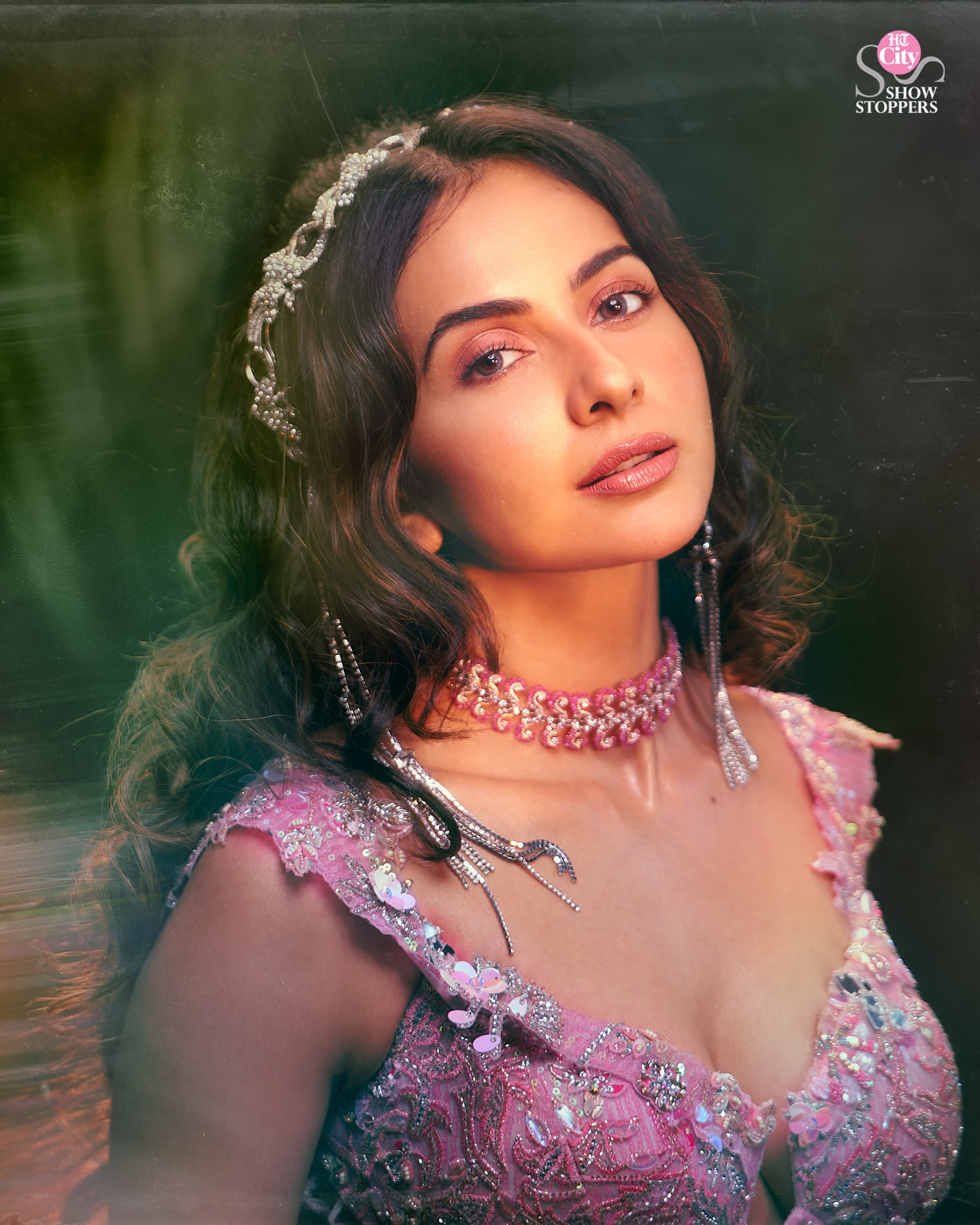 Gz41g79bAAAM2Ka?format=jpg&name=large