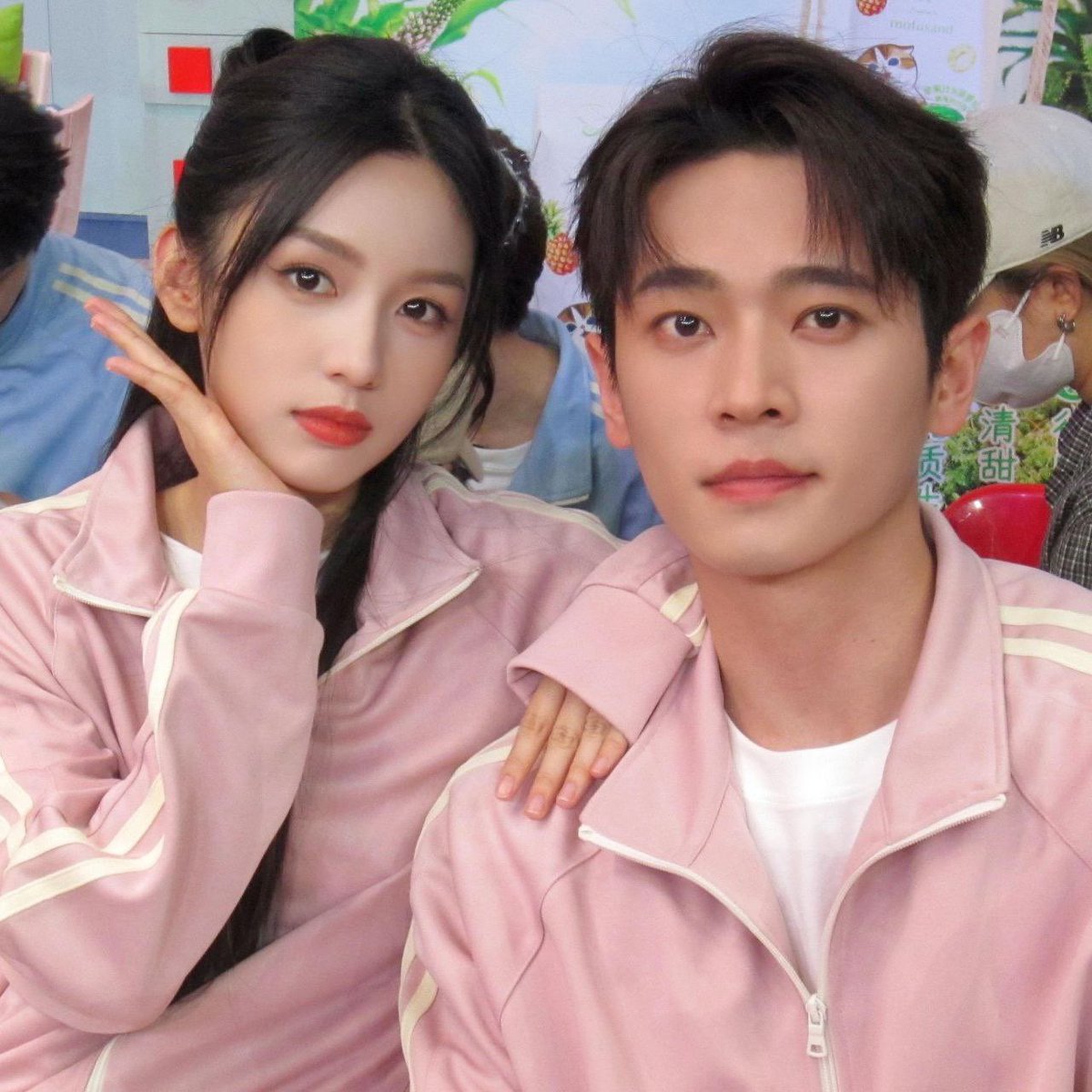 xiaojueheyan's tweet photo. Cutest parents! 🥹🥹

#legendofthefemalegeneral #zhouye #chenglei https://t.co/rWQdIJerdP