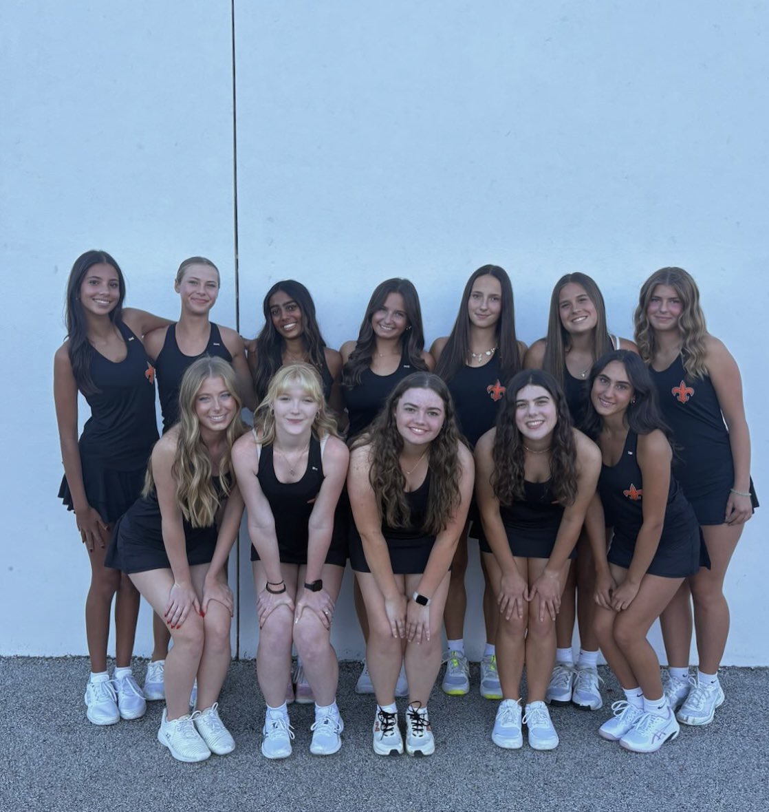 Please support Girls Tennis and donate today! 

raise.snap.app/donate/st-char…