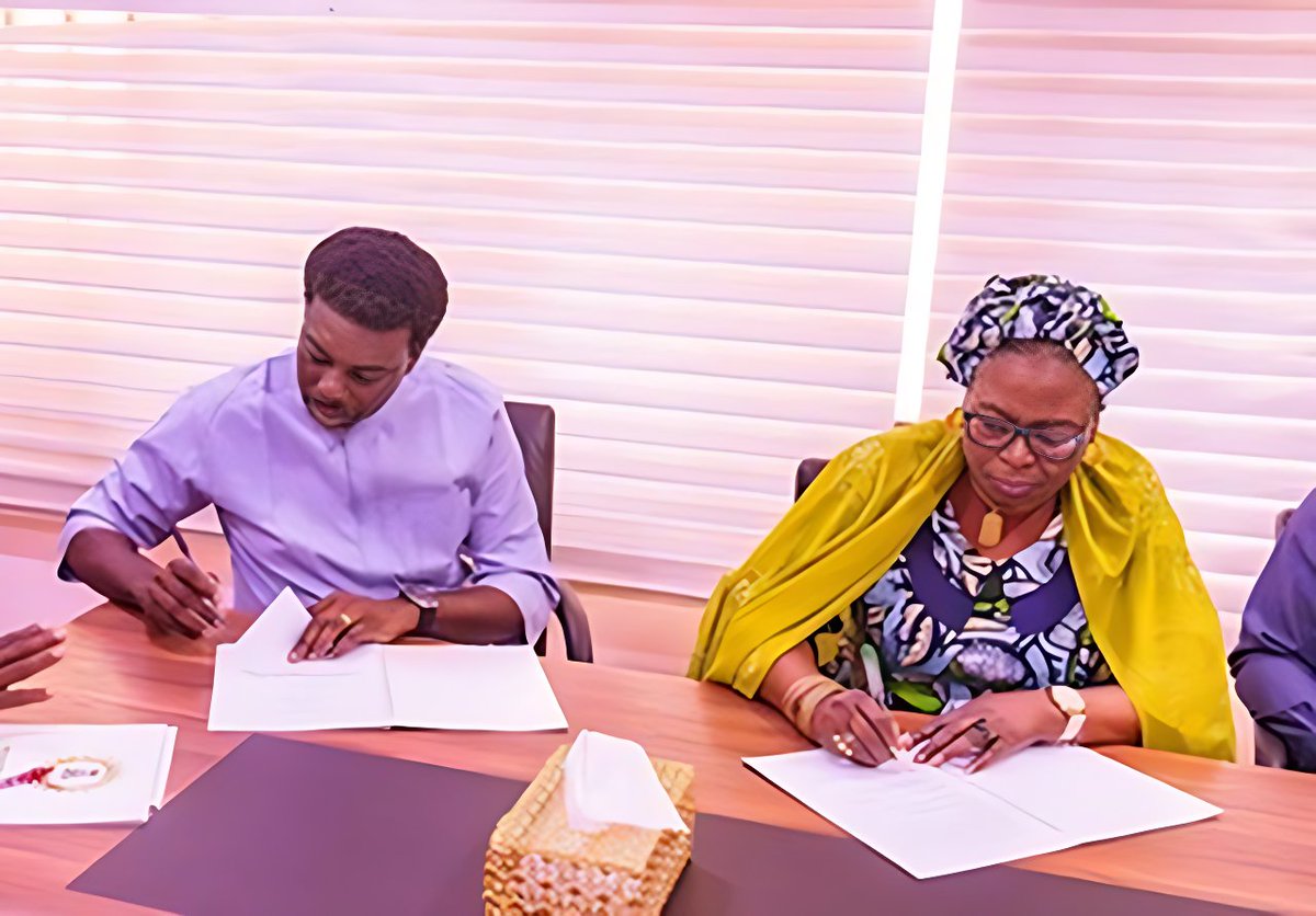 🚨 Big news from Adamawa!
A4&amp;T Power Solutions signs a $60M MoU with Adamawa State to deliver 15MW of clean energy 🌍
🔹 Minigrids for communities
🔹 Solar Home &amp; Stand-Alone Systems
🔹 C&amp;I Solar for industries
A brighter, greener future begins!
#PoweringNigeria #RenewableEnergy