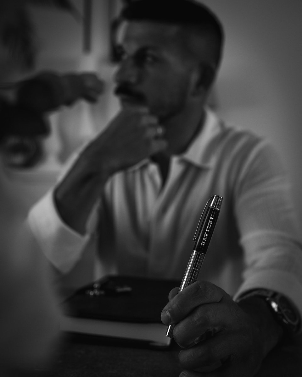 HartleyWatches's tweet photo. A gentleman succeeds with two tools: precise time and a signature that stands for something.

https://t.co/ZEijmjX5NR https://t.co/RUbYWcmoOg