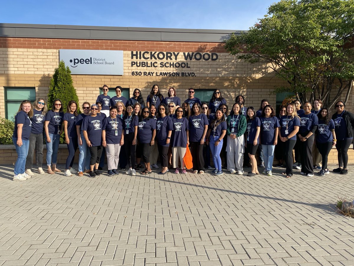 amtulejaz's tweet photo. ⁦@HickoryWoodPS⁩ staff were ready - all lined up outside the school to welcome families back to school. We had an excellent first day with all our sts. The classrooms and hallways were filled with excitement and buzzing with joy throughout the day ❤️ https://t.co/wTt0yd863x