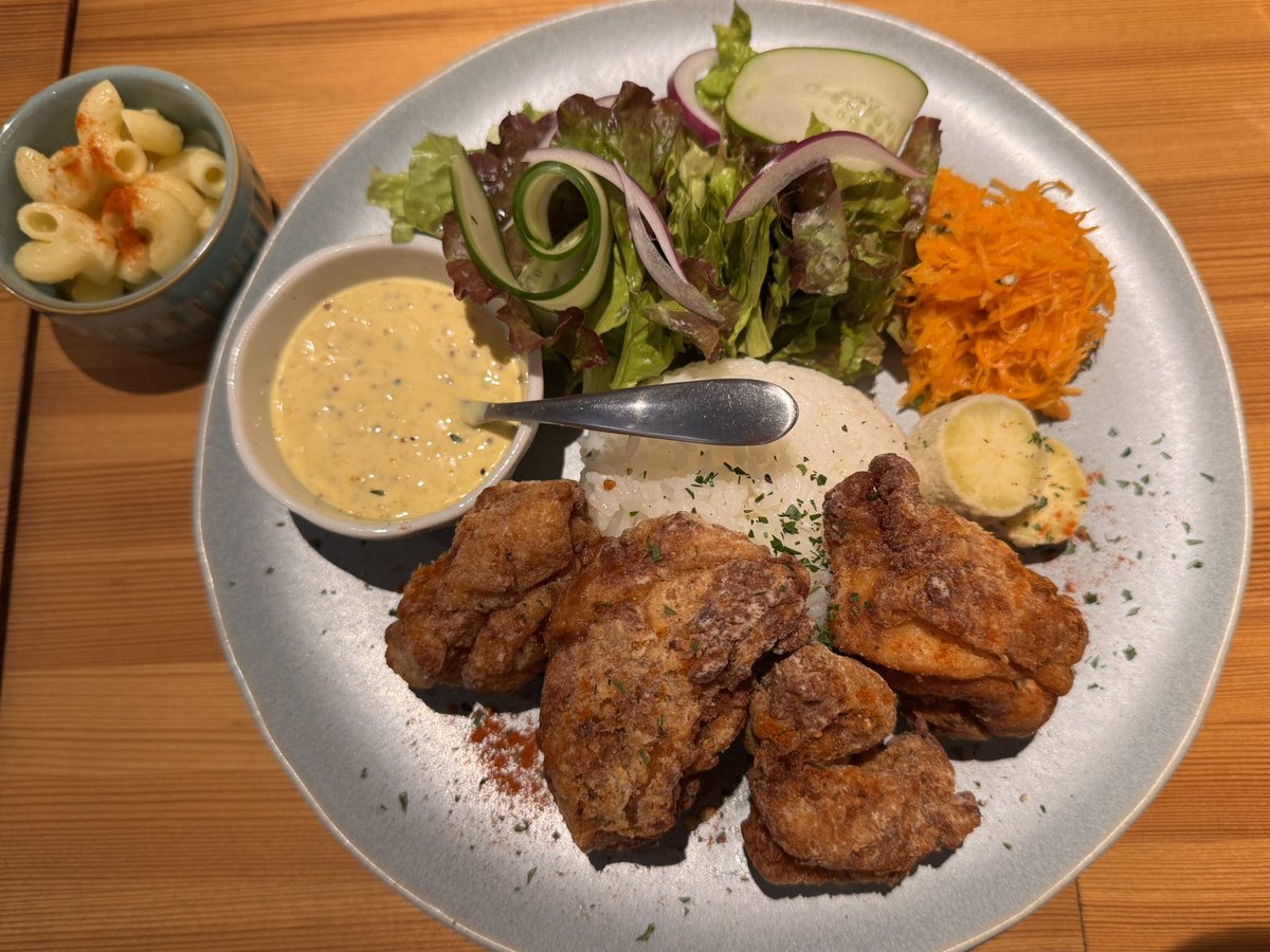 義妹が本日カフェをOPENしました🌺🌴
Hawaiian Cafe 「R's Cafe」
お店も綺麗でご飯も美味しい😋🍴
個人的にモチコチキンのハニーマスタードが絶品です💕

ぜひ川越に行く機会がありましたらお立ち寄りください☺️

▼Instagram
instagram.com/rs_cafe_7?igsh…