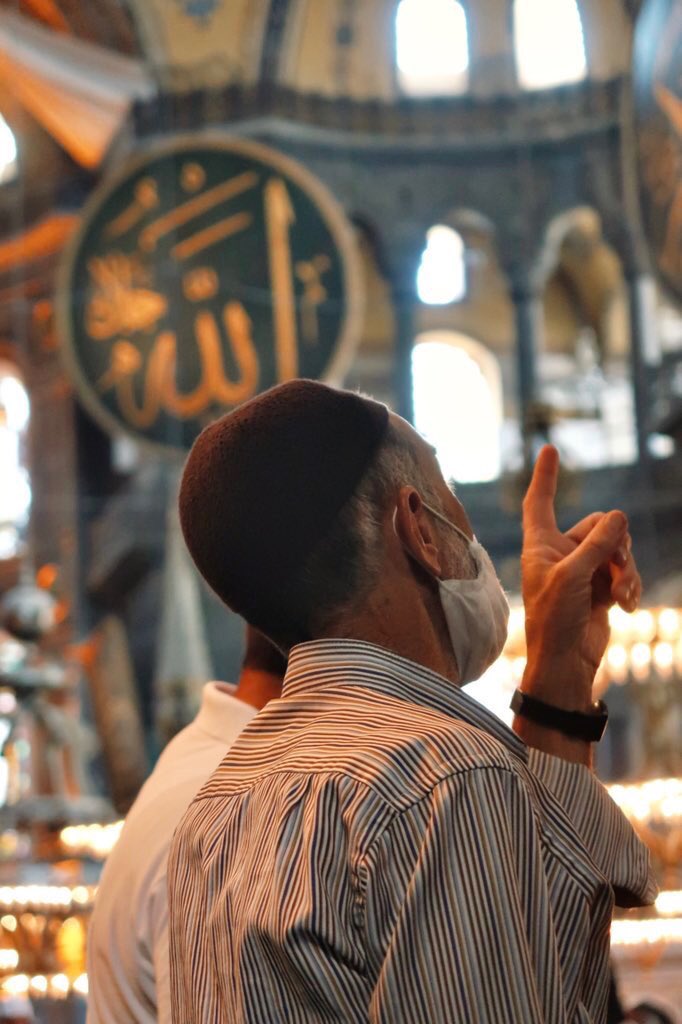 digerkm's tweet photo. O, âlemlere rahmet, âlemler ona hasret.

| mevlid kandili https://t.co/xG5ILBbSOU