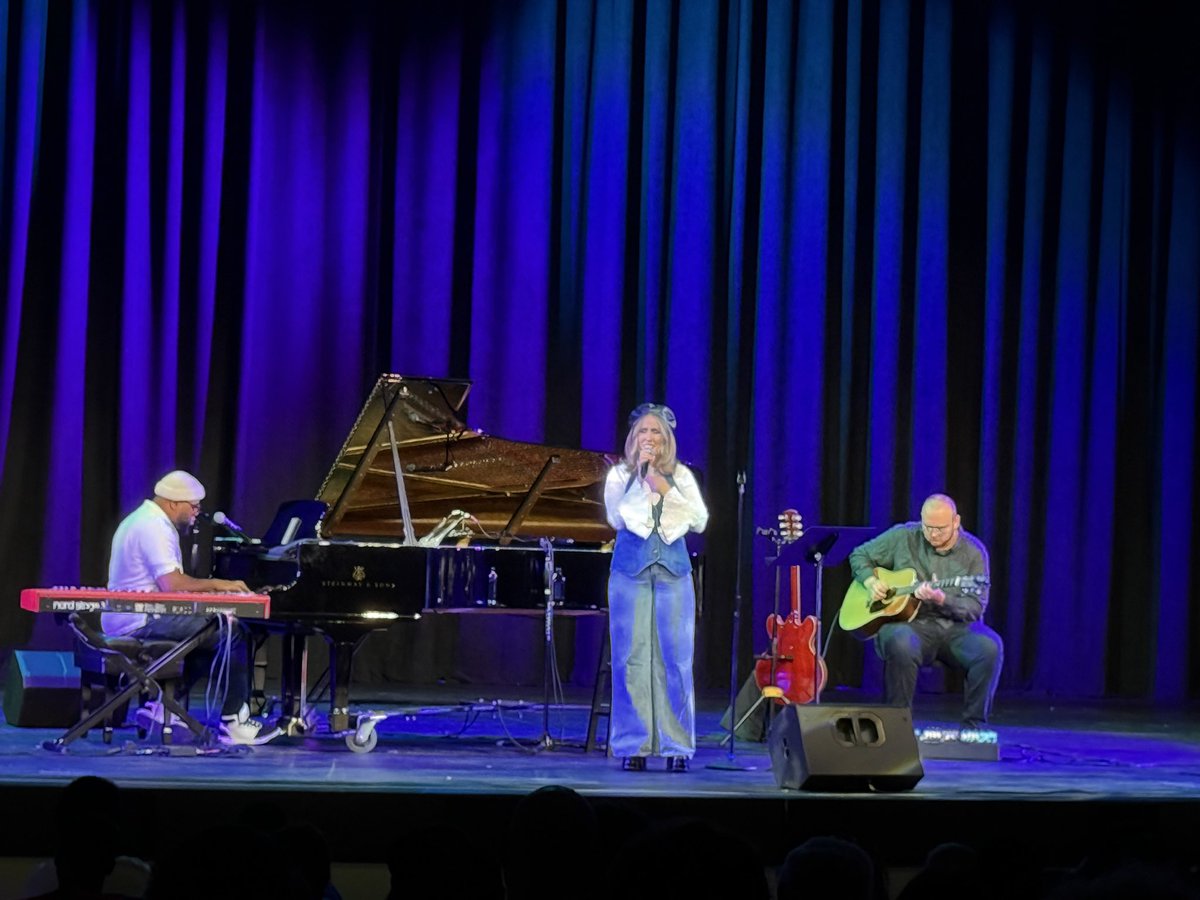 Michael Heindl (@michaelheindl) on Twitter photo Wow! An amazing student and employee concert tonight by Kennedy + Jay! Thank y’all so much for coming to <a href="/NorthwestMSCC/">Northwest Mississippi Community College</a> and for being with our students tonight and music students tomorrow as well! #ALLN Wow! An amazing student and employee concert tonight by Kennedy + Jay! Thank y’all so much for coming to <a href="/NorthwestMSCC/">Northwest Mississippi Community College</a> and for being with our students tonight and music students tomorrow as well! #ALLN