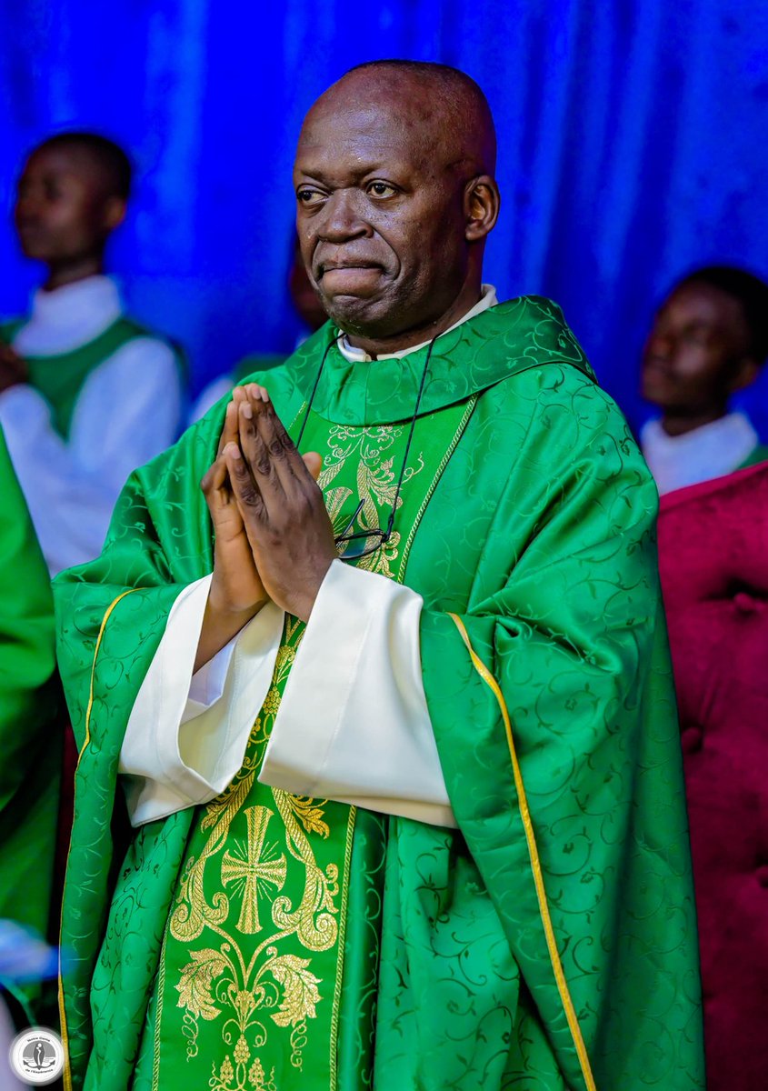 Abbé Blaise Kanda (@blaisekanda2) on Twitter photo Ce matin, prie :
Seigneur Jésus, Tu es si bon
Toi qui guéris les malades 
Et chasses les démons.
Mon cœur bat la chamade 
Quand je réalise que je suis protégé 
Par un si puissant Berger Ce matin, prie :
Seigneur Jésus, Tu es si bon
Toi qui guéris les malades 
Et chasses les démons.
Mon cœur bat la chamade 
Quand je réalise que je suis protégé 
Par un si puissant Berger