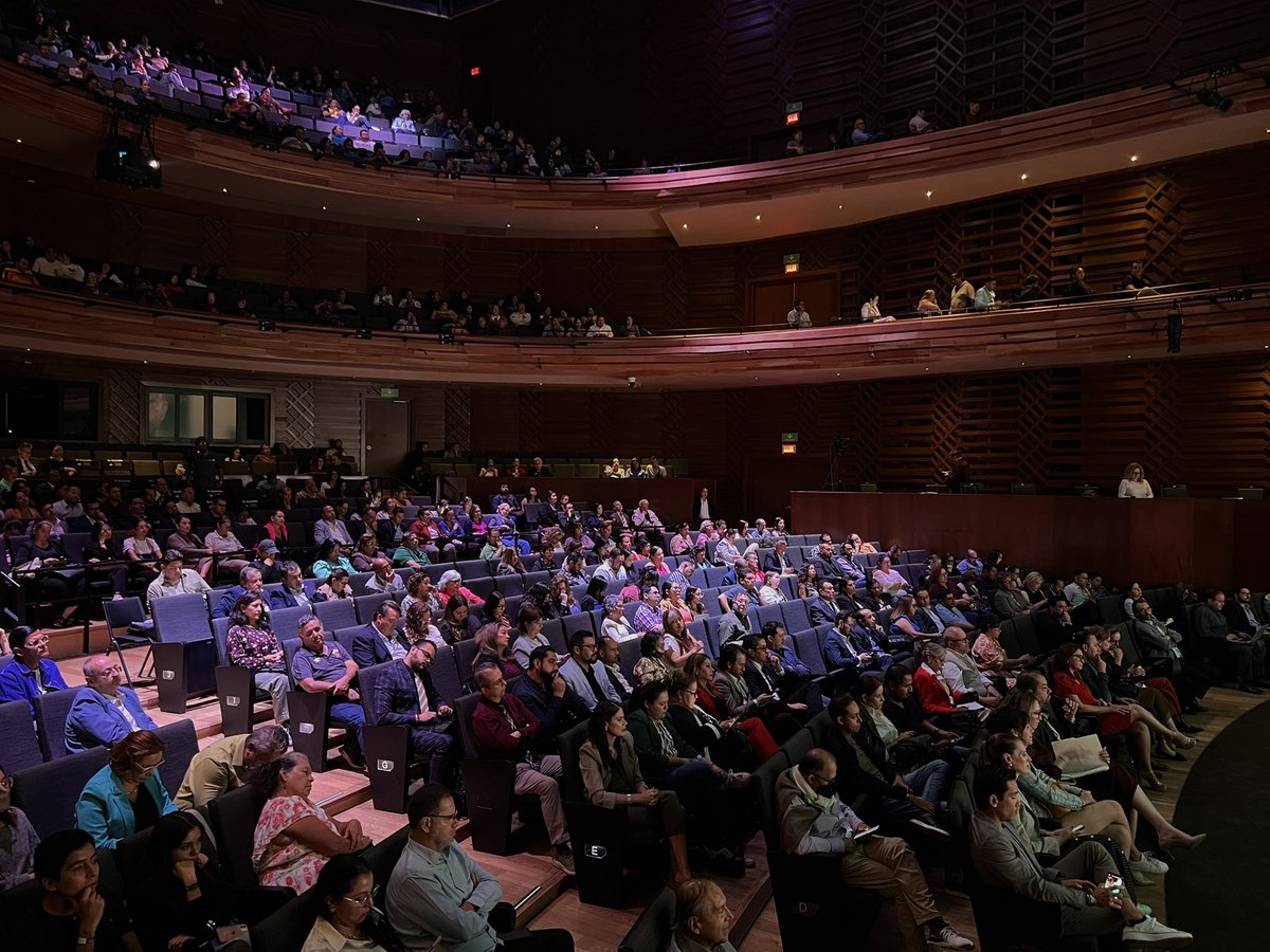 En nuestra <a href="/udg_oficial/">Universidad de Guadalajara</a> sabemos que la IA ya es parte de muchas de nuestras actividades. Por eso, encuentros como <a href="/innova_forum/">iNNOVA FORUM</a> son tan importantes, para que hablemos sobre cómo podemos usar todo su potencial de una manera responsable y sobre todo, sin perder lo más valioso que