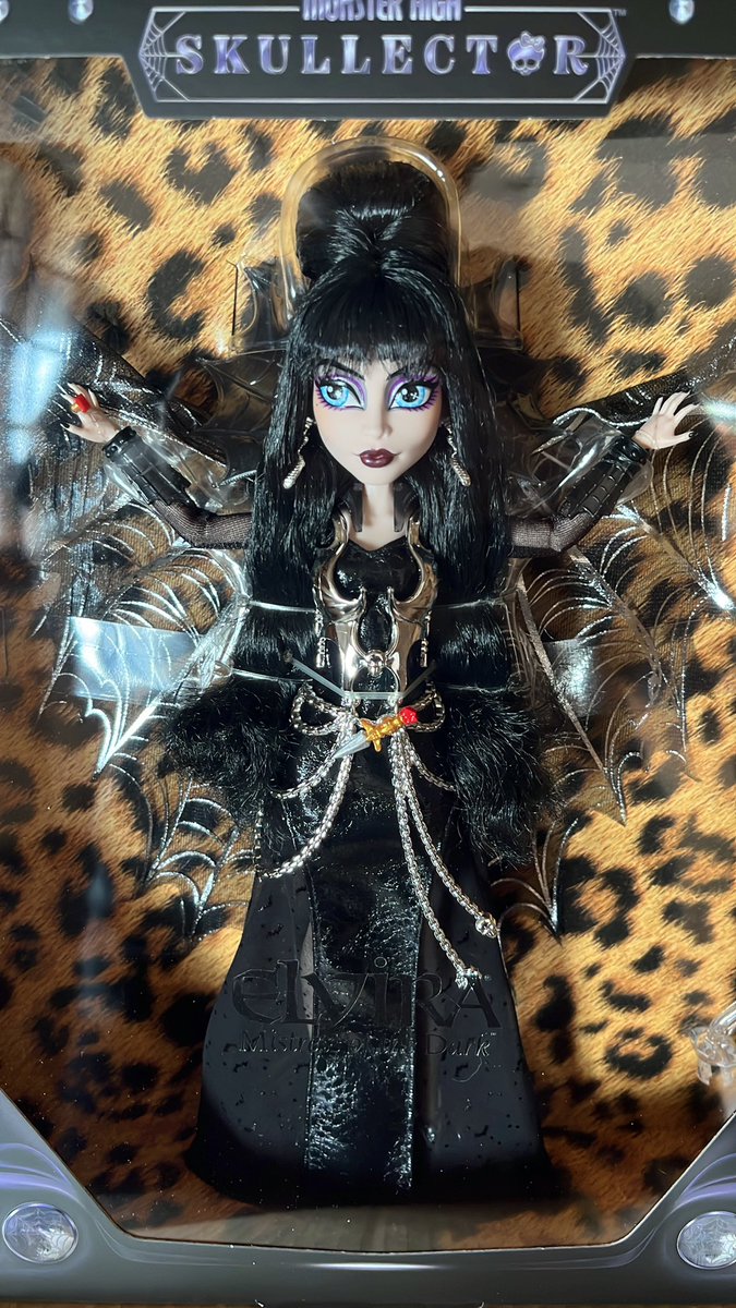 Vampireg0th4's tweet image. pois é Carla do passado, você consegui comprar elas (agora só falta a Emily) 🫶💕